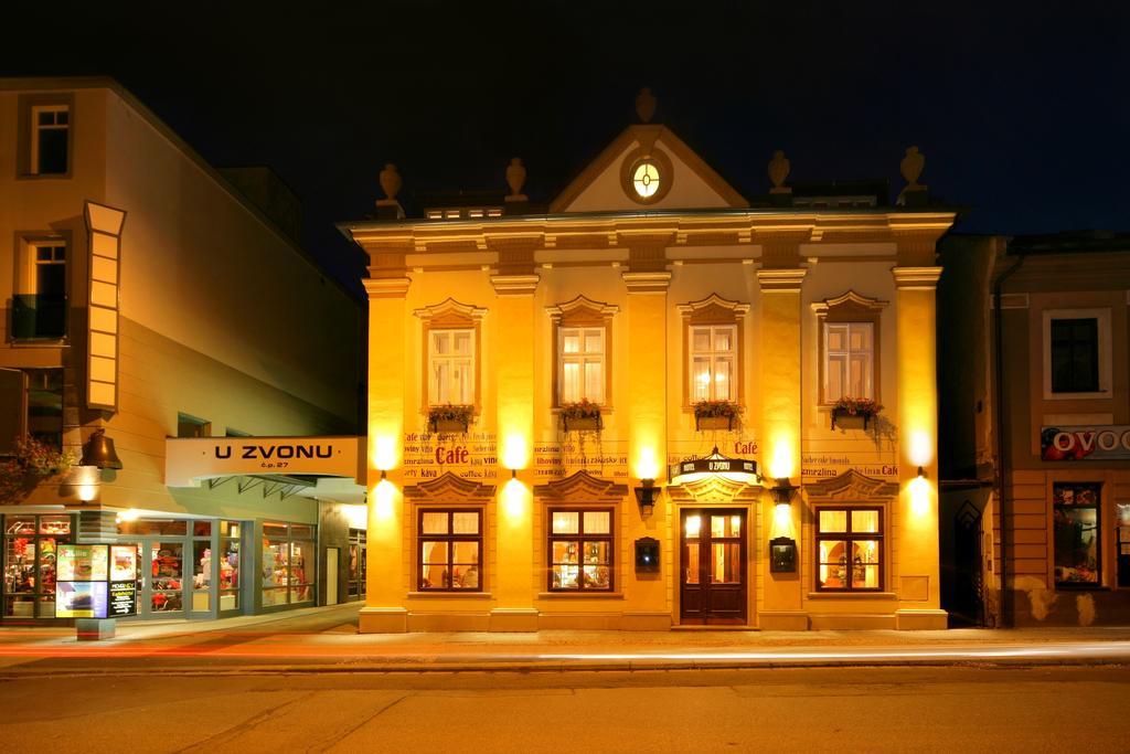 Hotel U Zvonu Vrchlabi Luaran gambar